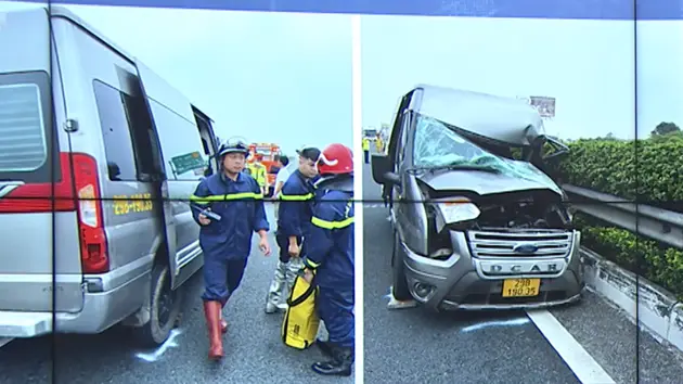 Công an huyện Thường Tín cứu hộ xe gặp tai nạn