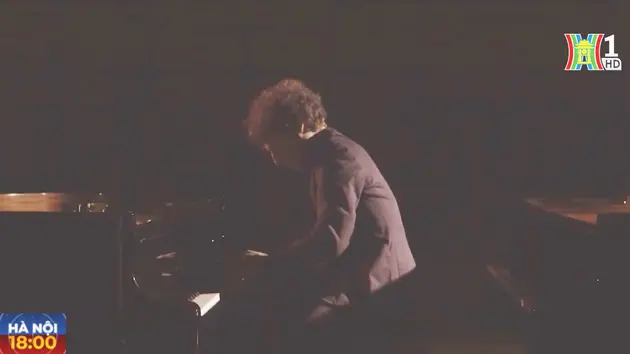 'Du hành cùng Satie' với nghệ sĩ dương cầm David Greilsammer
