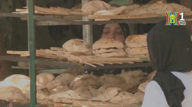 Ai Cập lần đầu tiên cắt giảm trợ cấp bánh mì