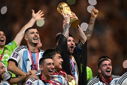 Messi cùng Argentina vô địch World Cup 2022