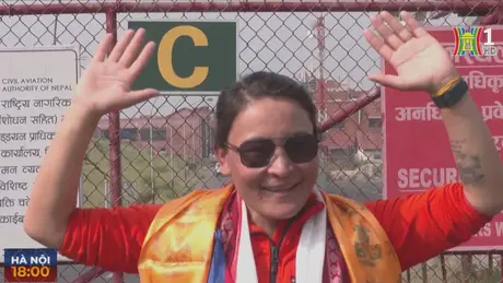 Một phụ nữ Nepal lập kỷ lục leo đỉnh Everest 