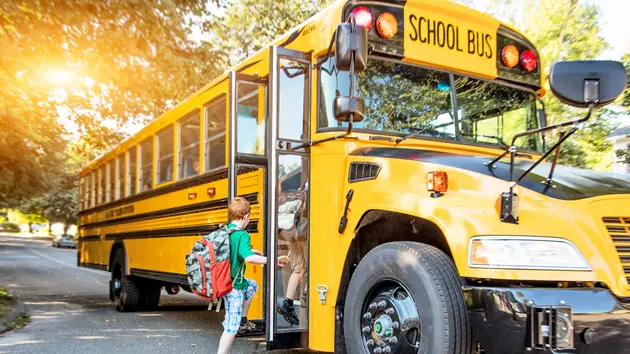 Mỹ thông qua luật xe buýt trường học sau vụ trẻ tử vong