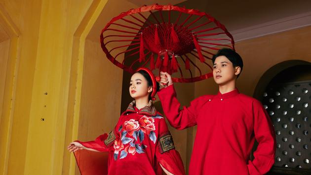Ngắm bộ áo dài Tết của nhà thiết kế Vũ Việt Hà