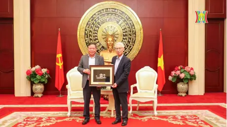 Phó Bí thư Thành uỷ thăm ĐSQ Việt Nam tại Trung Quốc