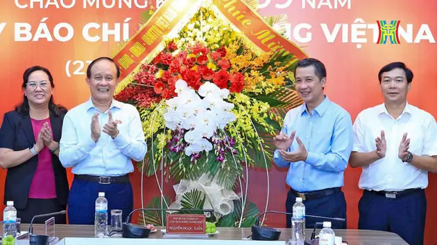 Chủ tịch HĐND TP Nguyễn Ngọc Tuấn thăm, chúc mừng Đài Hà Nội