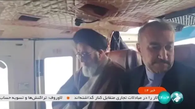 Iran tìm kiếm máy bay chở Tổng thống mất tích