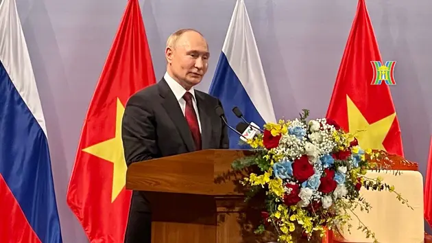 Tổng thống Putin gặp cựu sinh viên Việt Nam tại Liên Xô