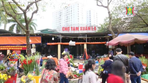 Dạo quanh chợ truyền thống Xuân La ngày 30 Tết