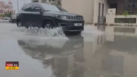UAE lần thứ hai hứng chịu mưa lớn trong một tháng