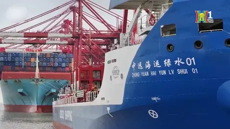 Trung Quốc hạ thủy tàu container chạy điện lớn nhất thế giới