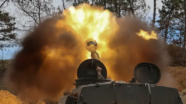 Nga dùng chiến thuật lạ, Ukraine sụp đổ liên hoàn ở Avdiivka