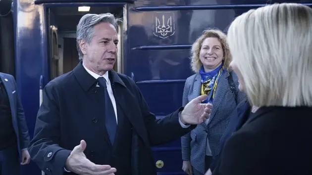 Ngoại trưởng Mỹ có chuyến thăm bất ngờ tới Ukraine