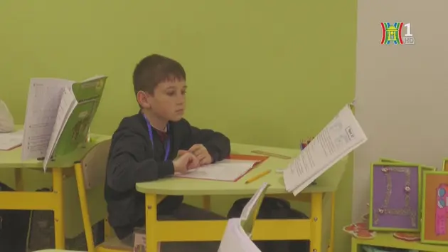 Trường học dưới lòng đất tại Ukraine

