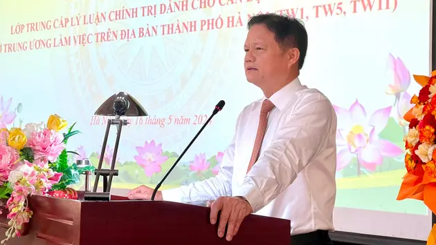 Hà Nội khai giảng 3 lớp trung cấp lý luận chính trị