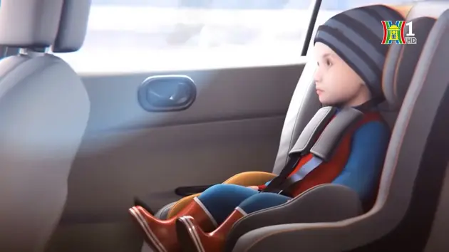 Đề xuất trẻ dưới 10 tuổi không ngồi ghế trước ô tô