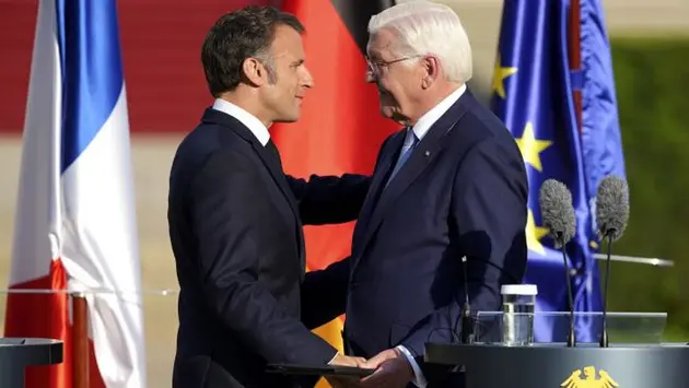 Tổng thống Pháp thăm Đức bàn việc hóa giải bất đồng