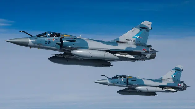 Pháp sẽ viện trợ máy bay chiến đấu Mirage 2000 cho Ukraine
