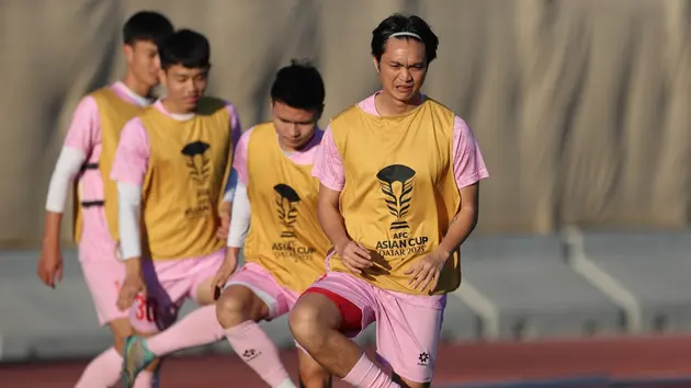 Đội tuyển Việt Nam tập luyện trước trận gặp Iraq