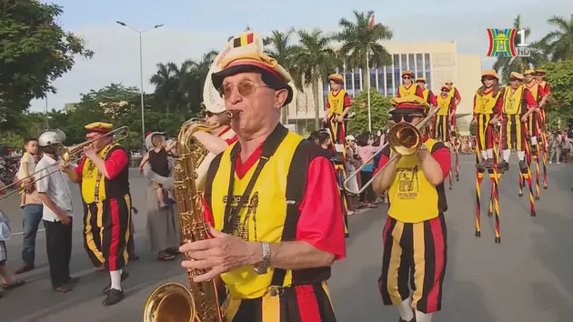 Lễ hội đường phố 'Sắc màu văn hóa' sôi động tại Huế