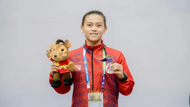 Huỳnh Hà Hữu Hiếu giành HCV giải Muay thế giới 2024