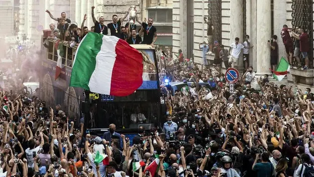 Đội tuyển Italia được chào đón nồng nhiệt tại Đức