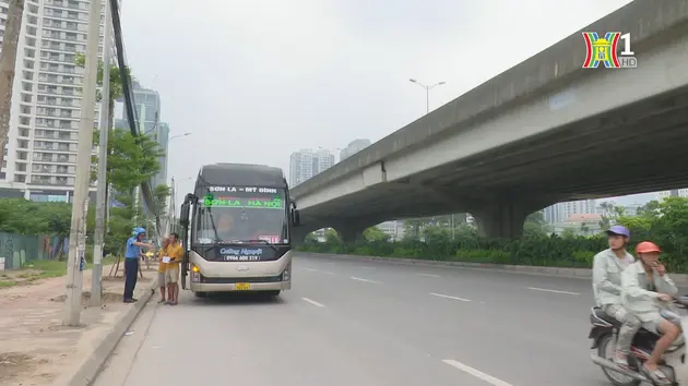 Đề xuất cấm xe khách đi làn trong cùng đường Phạm Hùng