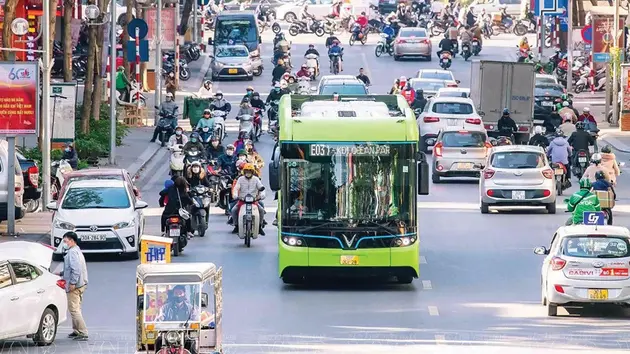 Hà Nội ‘xanh hoá’ 100% xe buýt công cộng