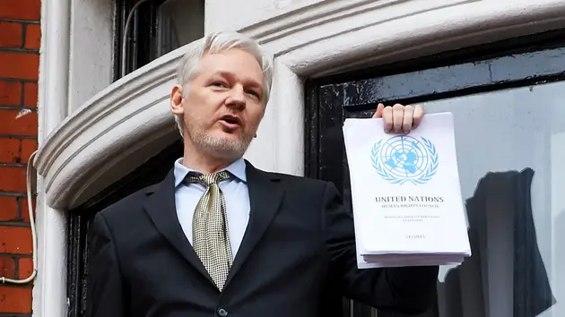 Nhà sáng lập WikiLeaks Julian Assange đã nhận tội