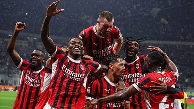 AC Milan 'đè bẹp' Inter Milan, tiến vào chung kết Coppa Italia